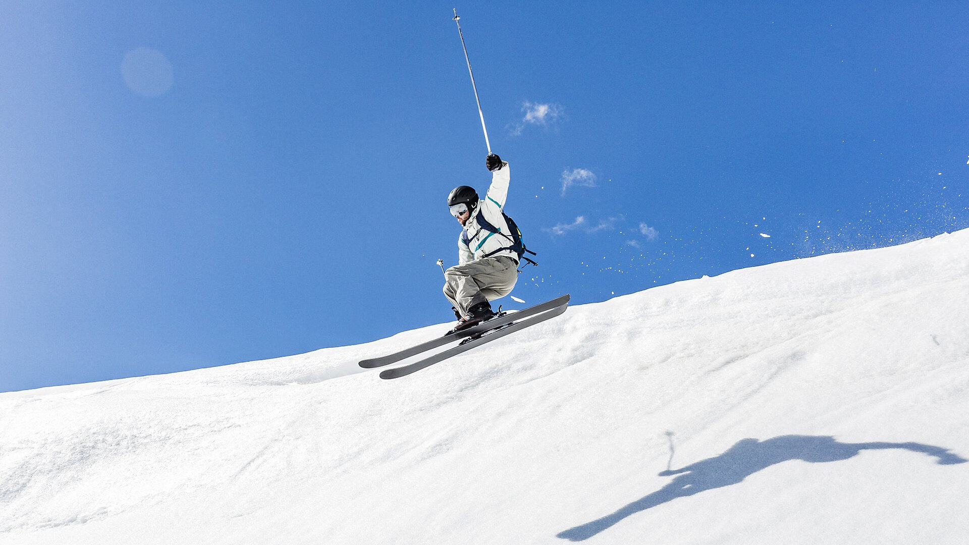 巨兽踏碎汾河夜,雄鹿的钢铁洪流与库里的火焰,共同铸就一场别无分号的篮球史诗